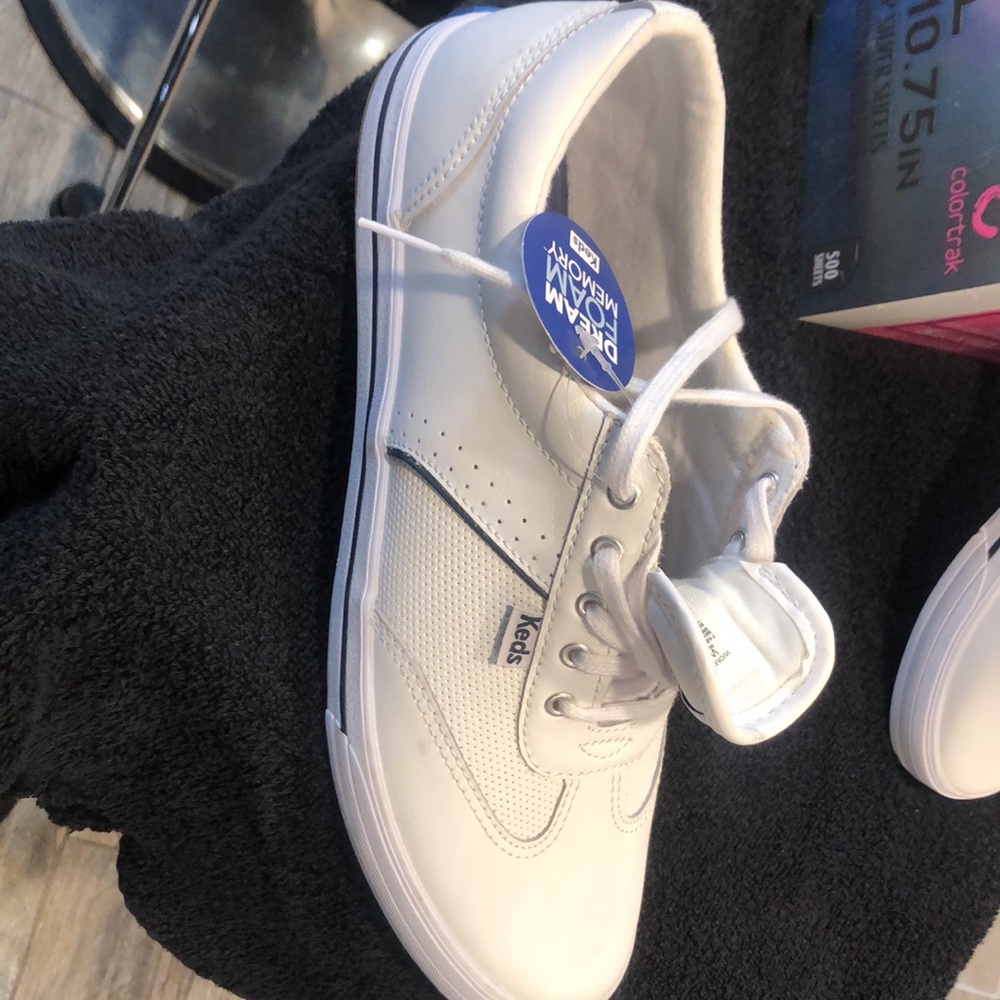 Women’s US size 9 brand new Keds. Never been worn. - Picture 7 of 11